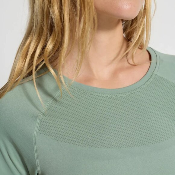 Mondetta Sage Green Performance Tee L | Recycled Nylon Stretch Top - Picture 3 of 11